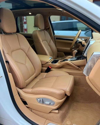 Porsche Cayenne cena 189000 przebieg: 97000, rok produkcji 2017 z Piaski małe 232